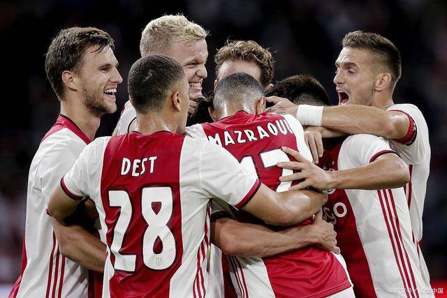 哈登12+6+16库里26分 快船险胜终结勇士3连胜