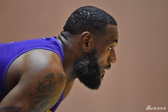 胡金秋26+14广厦力克广州 山东轻取四川获首胜